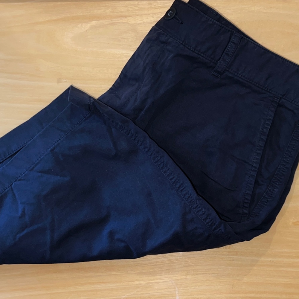 Men’s black khaki shorts